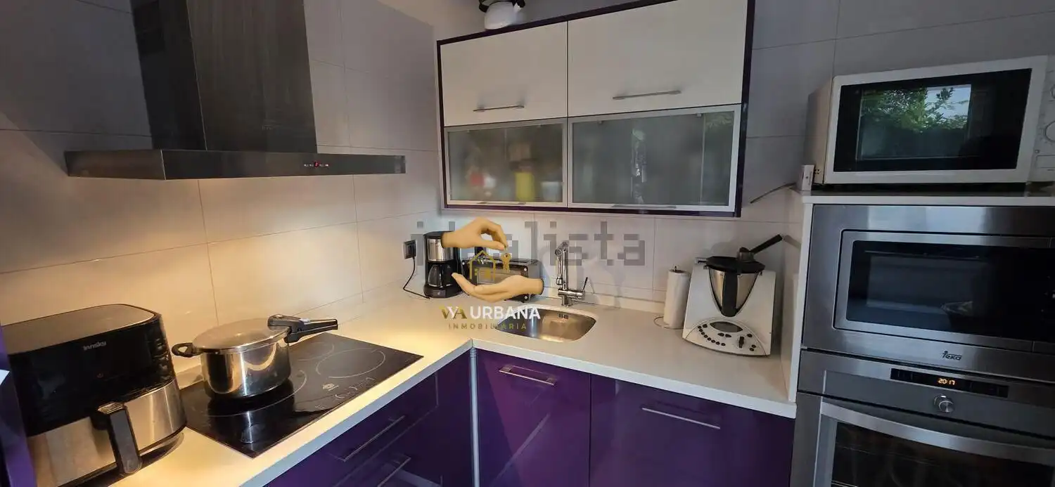 Kitchen of Flat for sale in Villares de la Reina  with Heating, Terrace and Furnished
