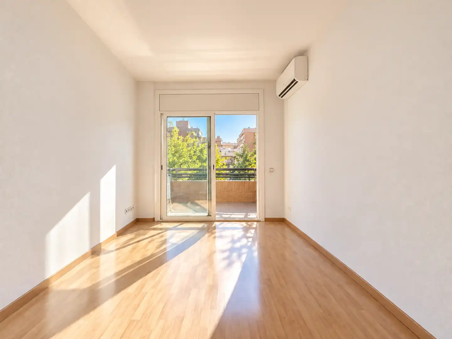 Habitación de Piso en venta en Barcelona con Aire acondicionado, Calefacción y Terraza