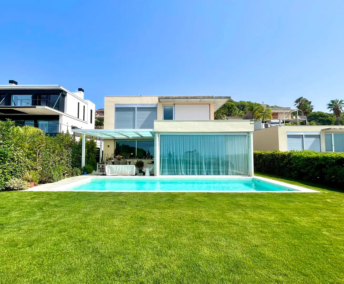 Schwimmbecken von Haus oder Chalet zum Verkauf in Sant Vicenç de Montalt mit Klimaanlage, Heizung und Privatgarten