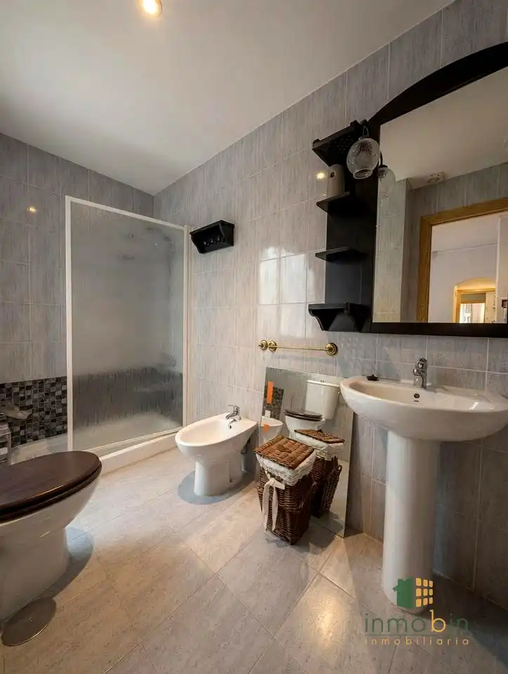 Badezimmer von Erdgeschoss zum Verkauf in Don Benito mit Klimaanlage und Abstellraum
