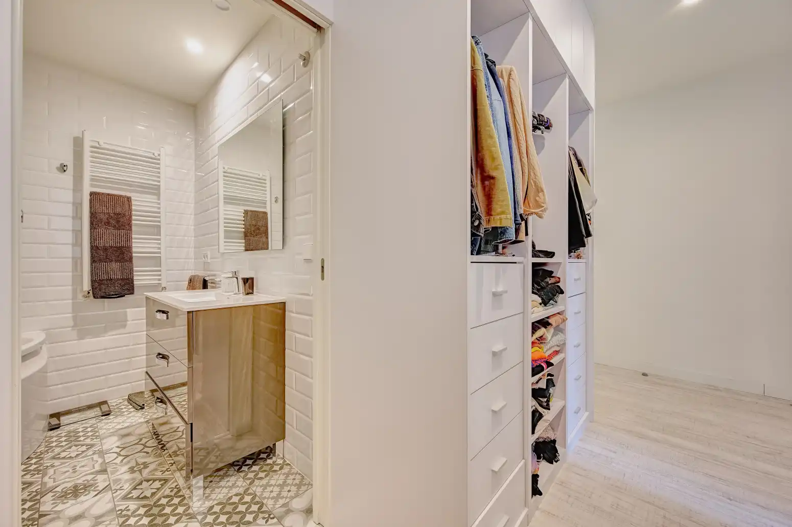 Habitación de Piso en venta en  Pamplona / Iruña con Calefacción, Parquet y Amueblado