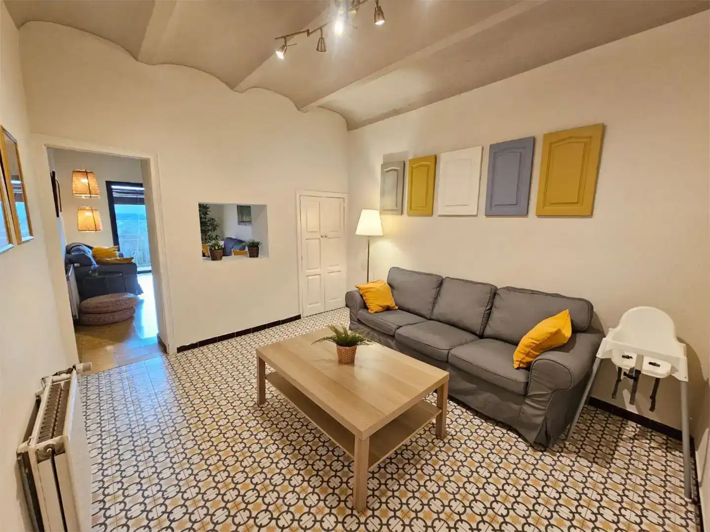 Sala de estar de Finca rústica en venta en Sant Mori con Aire acondicionado, Jardín privado y Piscina