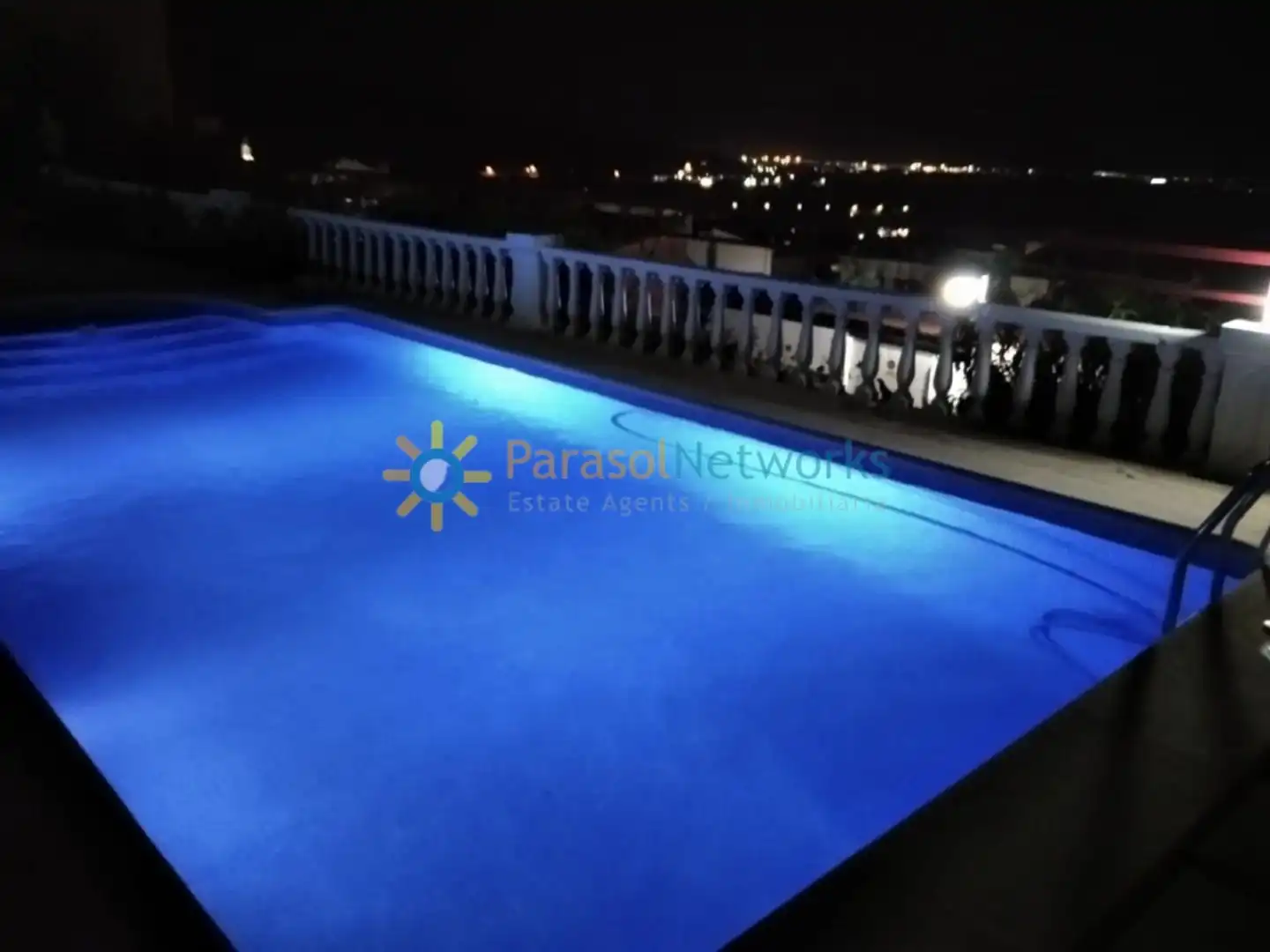 Swimming pool of Houses for sale in Ador  with Air Conditioner, Private garden and Terrace