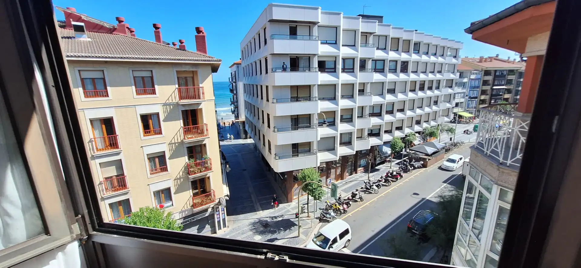 Vista exterior de Apartament en venda en Zarautz amb Traster, Moblat i Forn