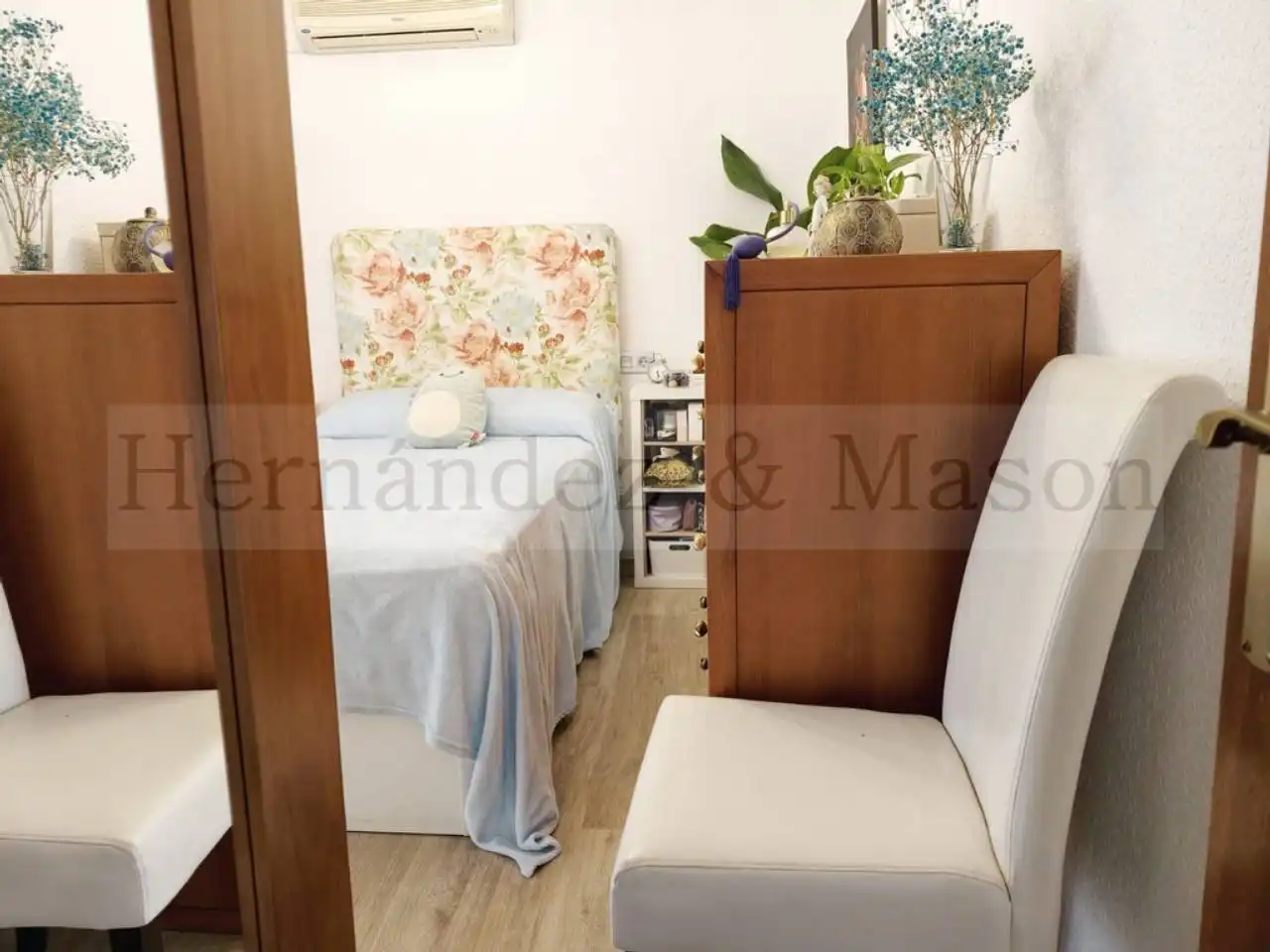 Bedroom of Flat for sale in Málaga  with Terrace and Storage room