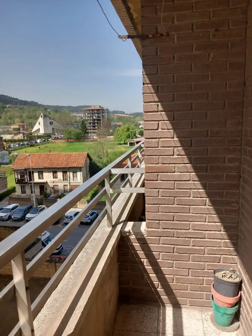 Terraza de Piso en venta en Torrelavega  con Calefacción y Balcón