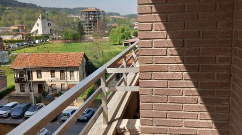 Foto 2 de Piso en venta en Calle Poeta José Luis Hidalgo, El Parque - Zapatón, Torrelavega
