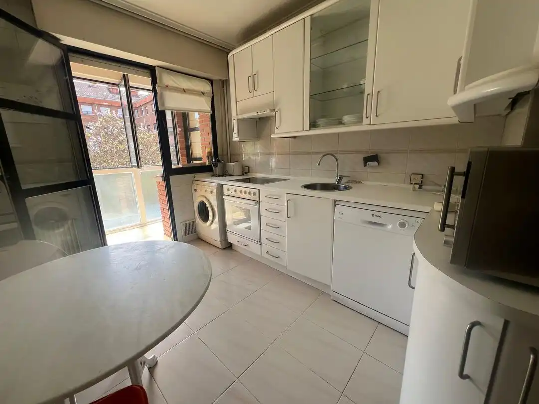 Cocina de Piso en venta en Vitoria - Gasteiz con Calefacción, Trastero y Amueblado