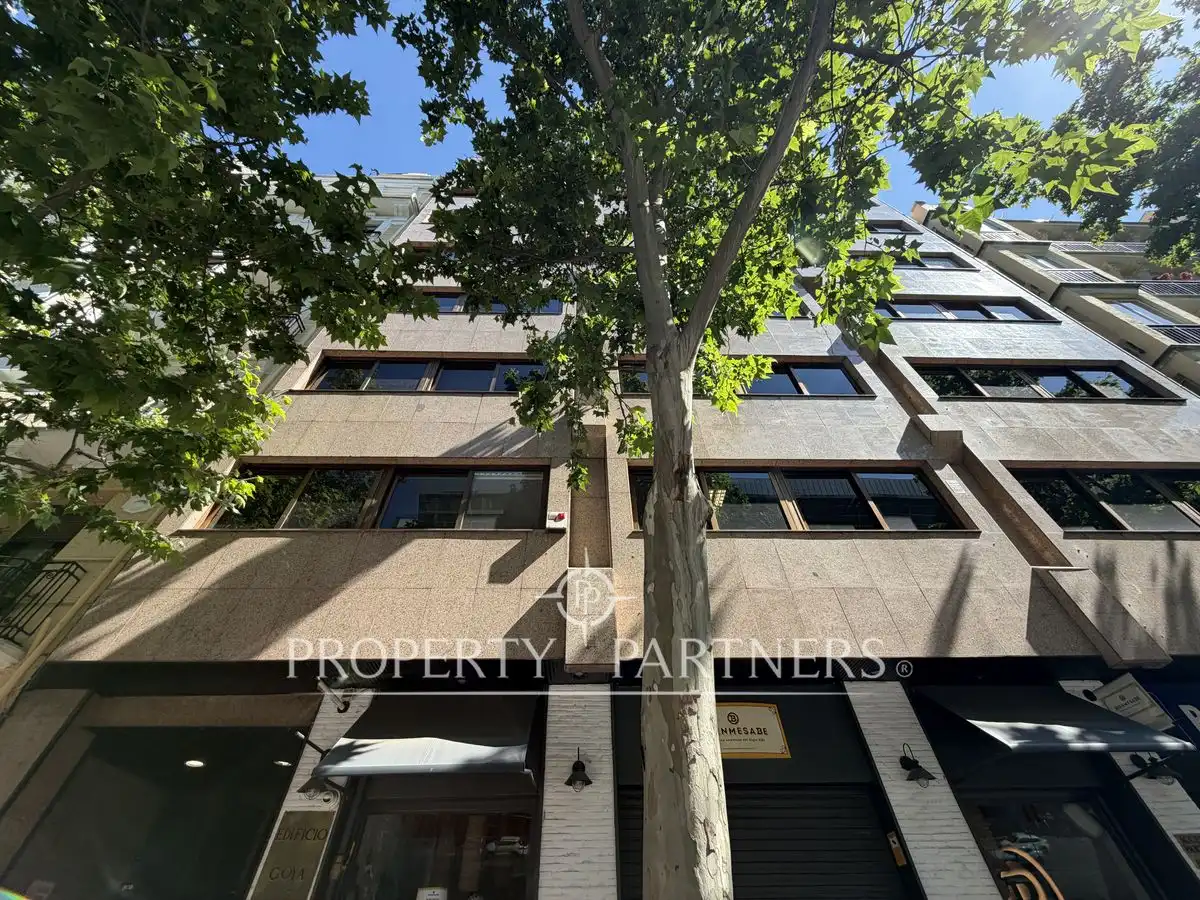 Exterior view of Office for rent in Madrid  with Heating and Furnished