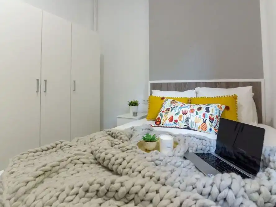 Bedroom of Flat for share in Barrio de Salamanca