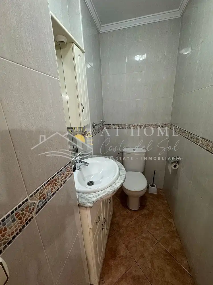 Badezimmer von Haus oder Chalet zur Miete in Torrox mit Ofen