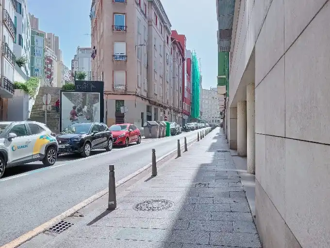 Außenansicht von Wohnung zum Verkauf in Santander mit Parkett, Möbliert und Waschmaschine
