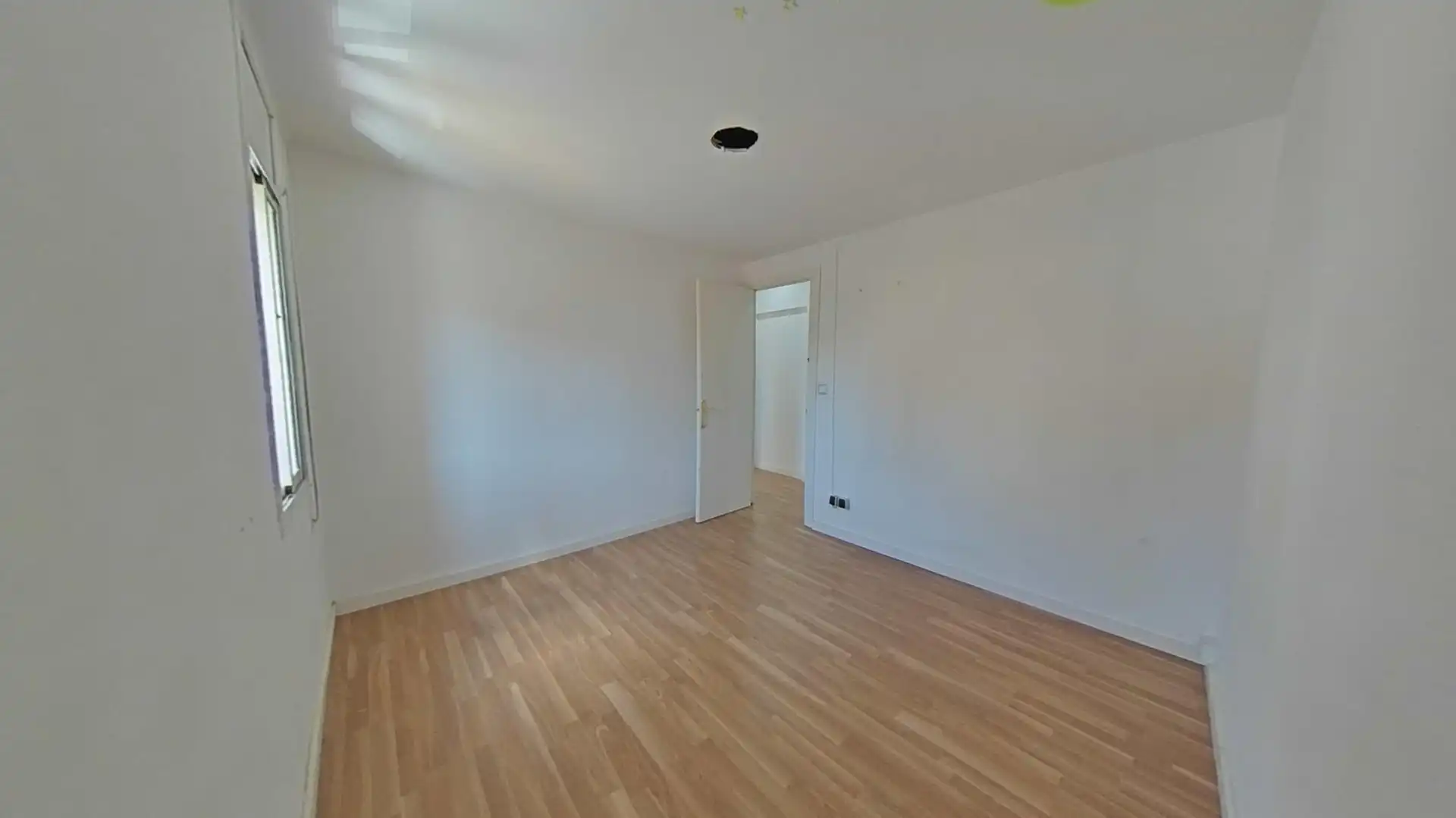 Bedroom of Flat for sale in Sabadell