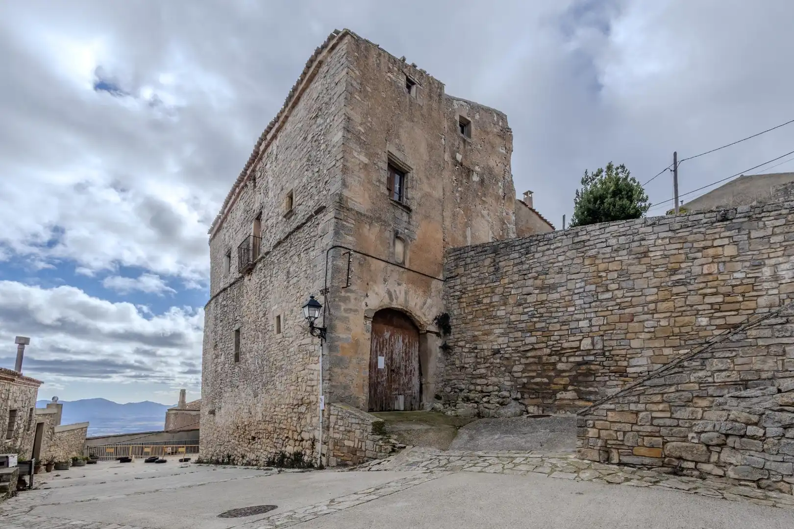 Vista exterior de Finca rústica en venta en Forès con Calefacción, Terraza y Balcón