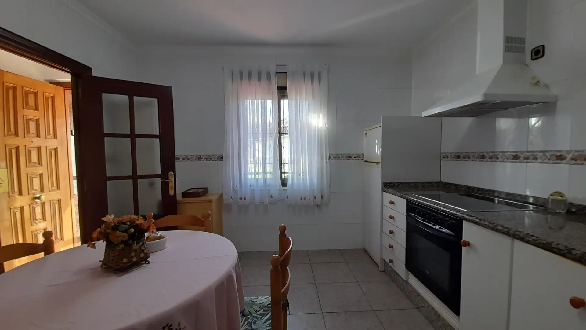 Küche von Country house zur Miete in Oviedo  mit Heizung, Terrasse und Möbliert