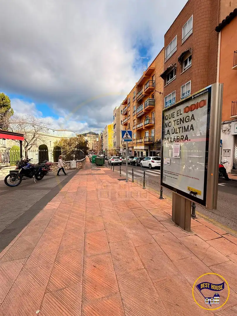 Piso en venta en RAMON Y CAJAL, Centro