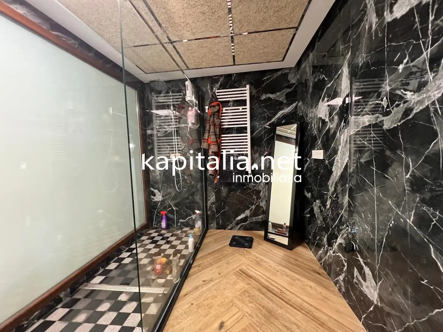 Bany de Casa o xalet en venda en L'Olleria amb Calefacció, Jardí privat i Terrassa