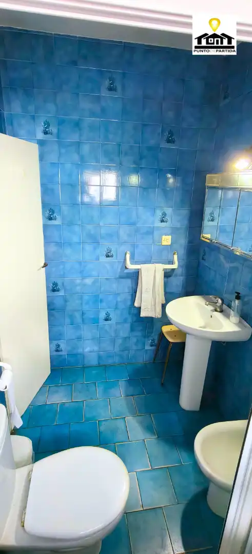 Bany de Casa o xalet en venda en La Palma del Condado amb Traster, Moblat i TV
