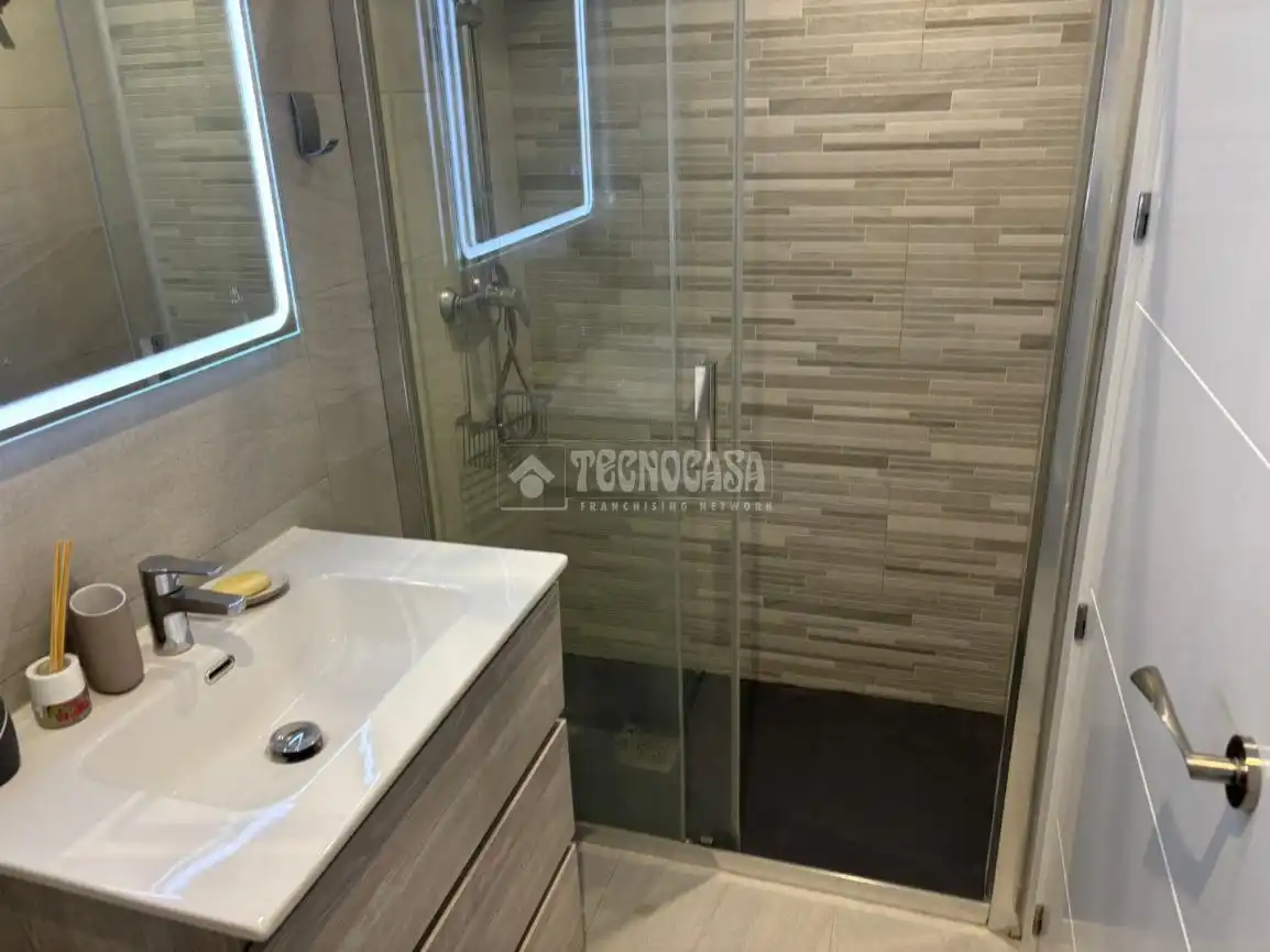 Local comercial en venta en Zona de la Vega, imagen 2