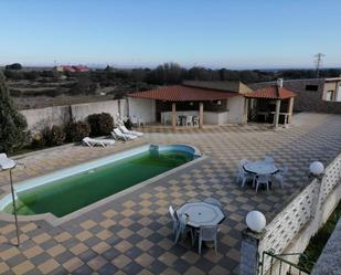 Swimming pool of Building for sale in Fuentes de Oñoro