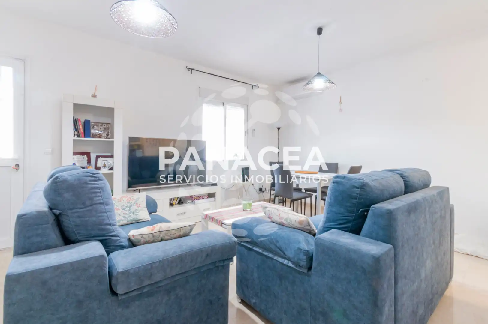 Sala de estar de Casa adosada en venta en Albuñol con Jardín privado, Terraza y Amueblado