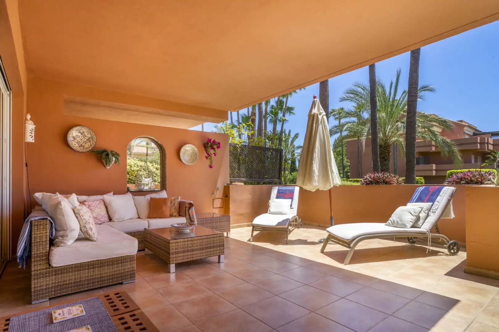 Home with pool for sale in Nueva Andalucía, imagen 3