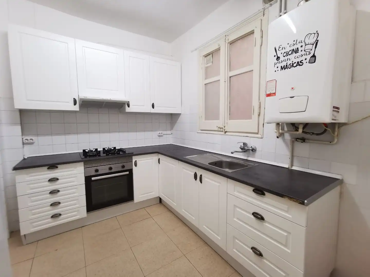 Kitchen of Flat for sale in Barcelona  with Heating, Parquet flooring and Oven