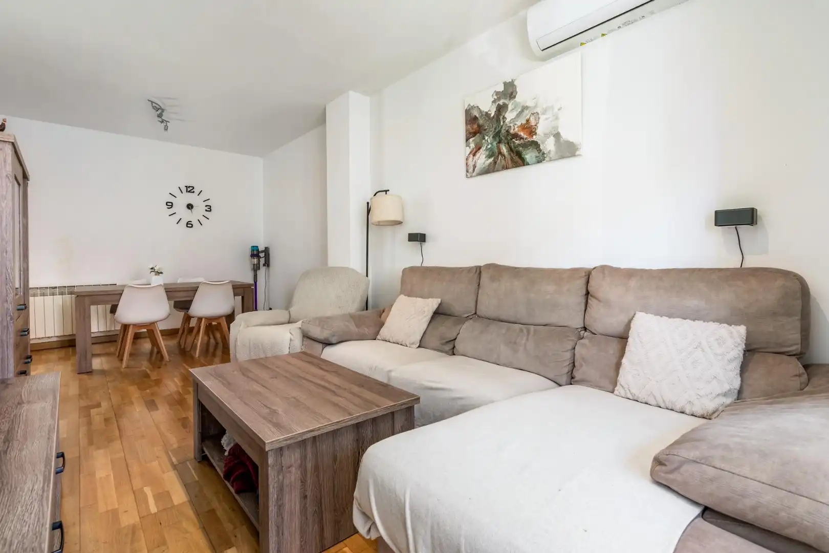 Sala d'estar de Pis en venda en Montcada i Reixac amb Aire condicionat, Calefacció i Parquet