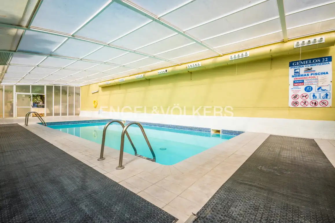 Piscina de Àtic en venda en Benidorm amb Aire condicionat, Jardí privat i Piscina comunitària