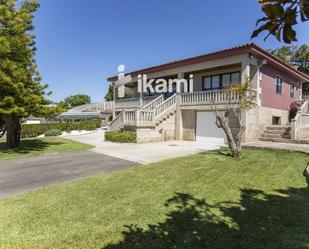 Vista exterior de Casa o xalet en venda en Sanxenxo amb Piscina