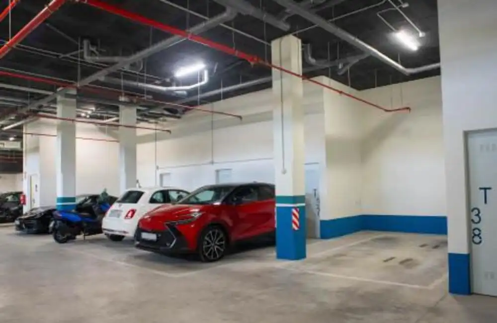 Parking de Apartamento de alquiler en Marbella con Aire acondicionado, Terraza y Trastero