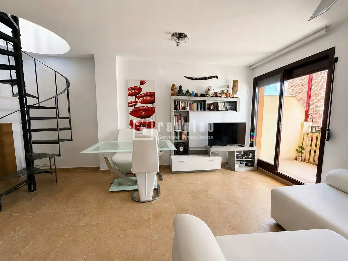 Sala d'estar de Àtic en venda en Torremolinos amb Aire condicionat, Terrassa i Piscina