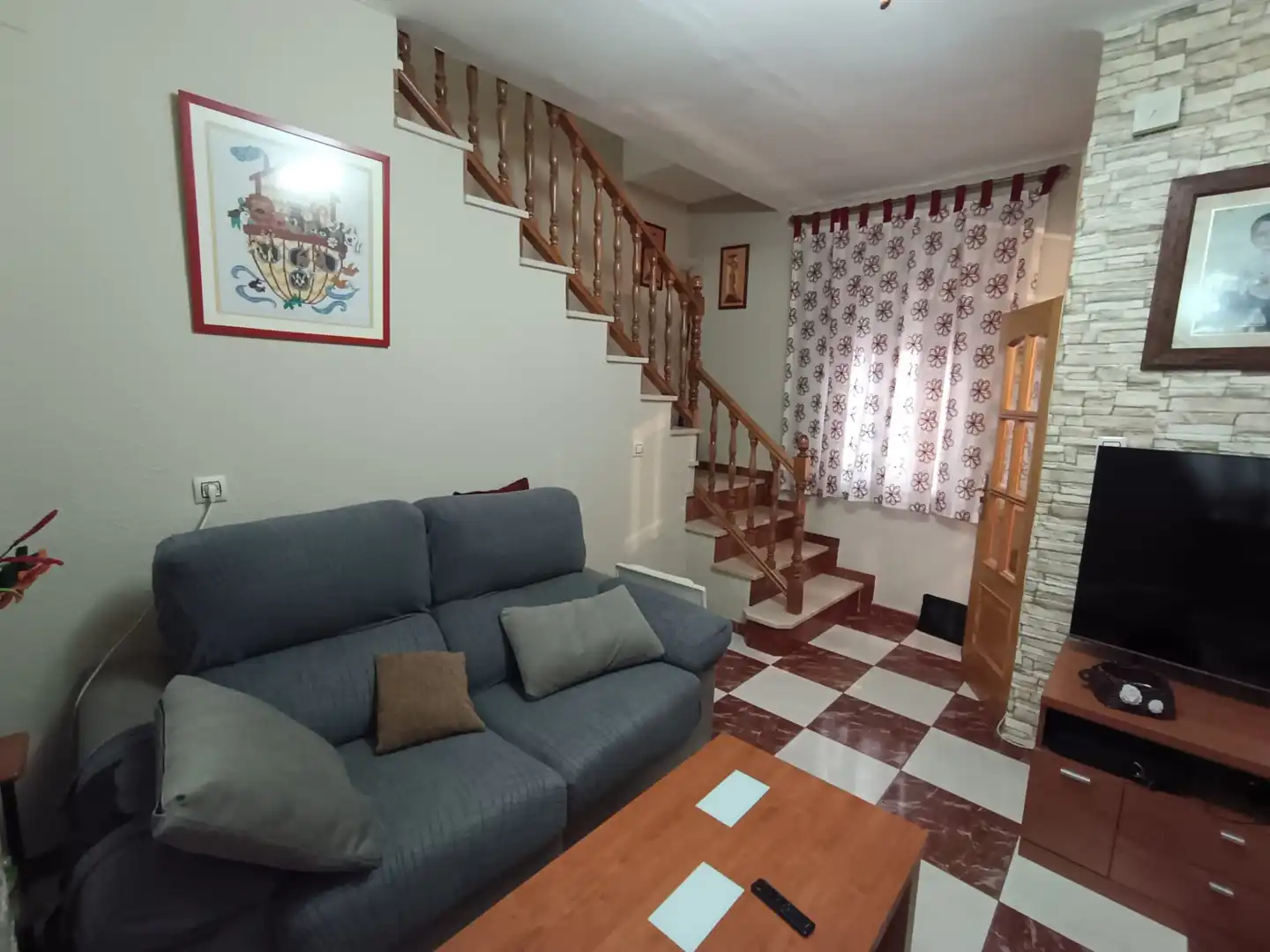 Einfamilien-Reihenhaus zum Verkauf in Jaén mit Klimaanlage, Heizung und Terrasse