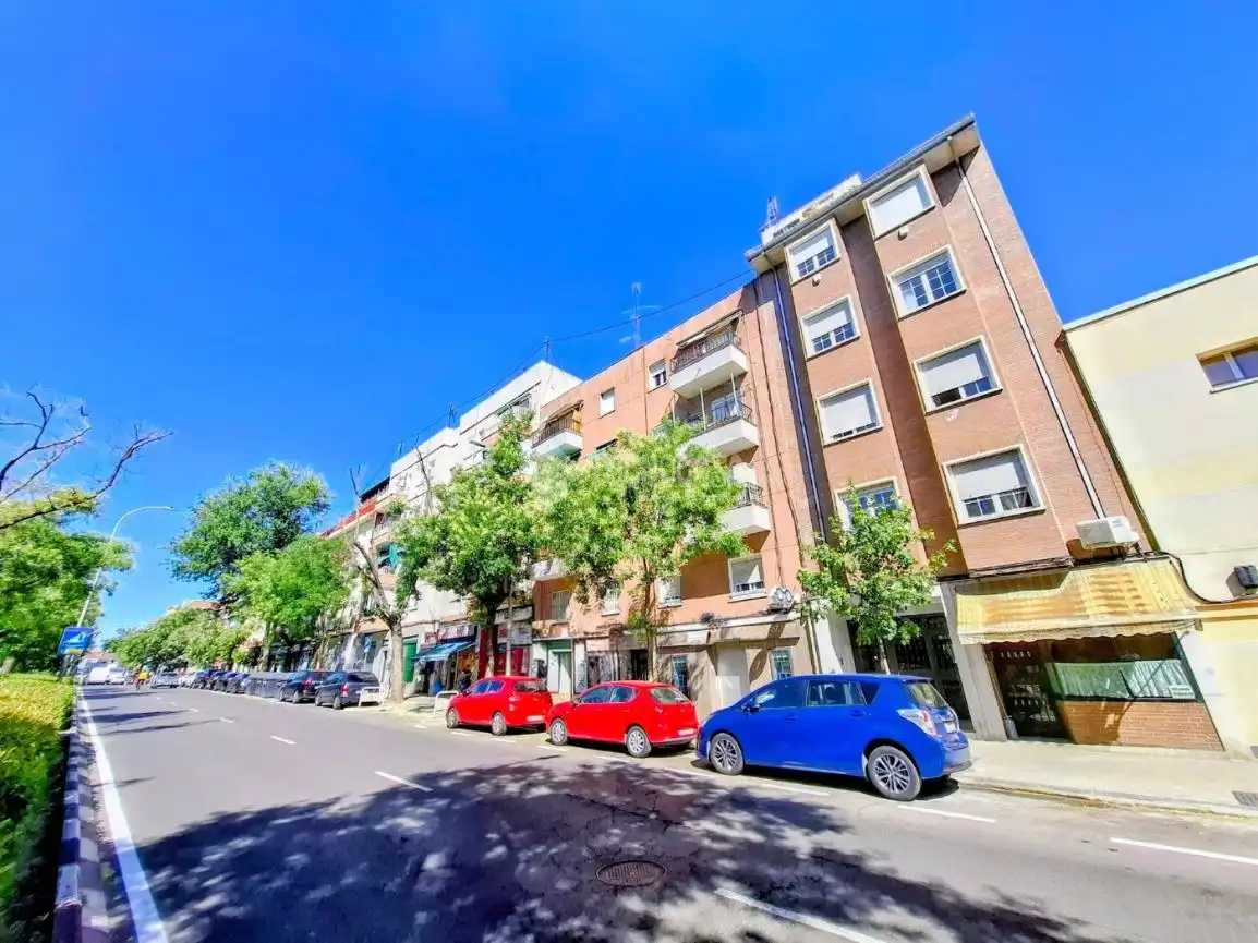 Vista exterior de Piso en venta en Madrid con Aire acondicionado y Calefacción