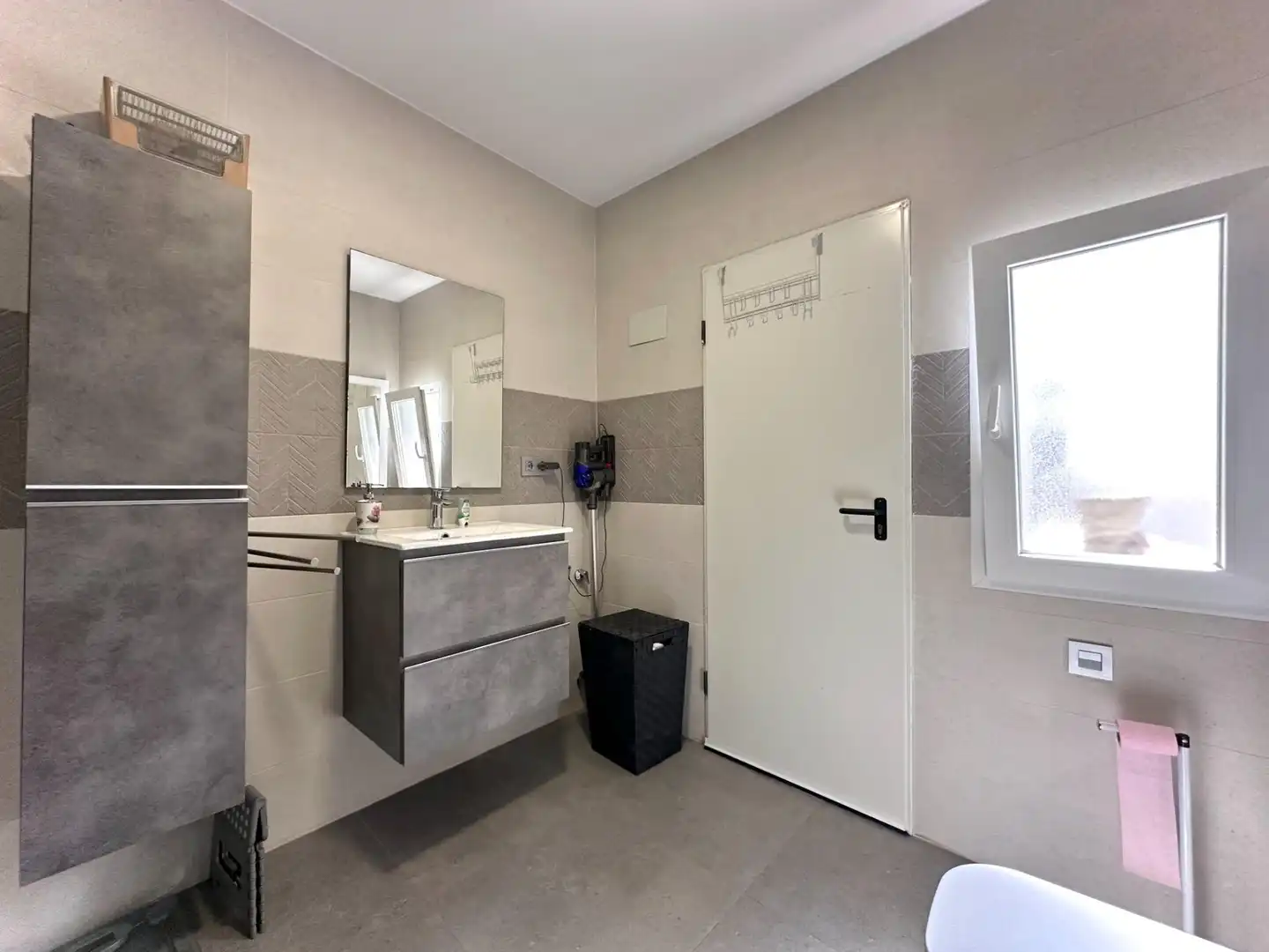 Baño de Casa o chalet en venta en Churriana de la Vega con Aire acondicionado, Calefacción y Jardín privado
