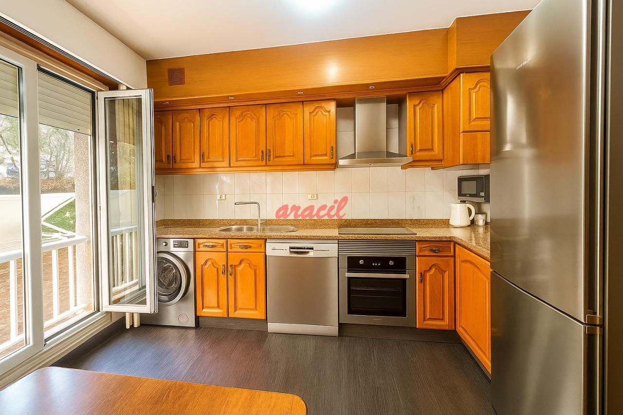 Cuina de Pis en venda en Ourense Capital  amb Calefacció, Traster i Balcó