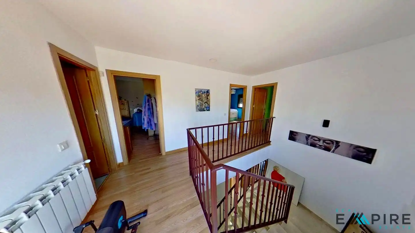 Casa adosada en venda en Noez amb Calefacció i Jardí privat
