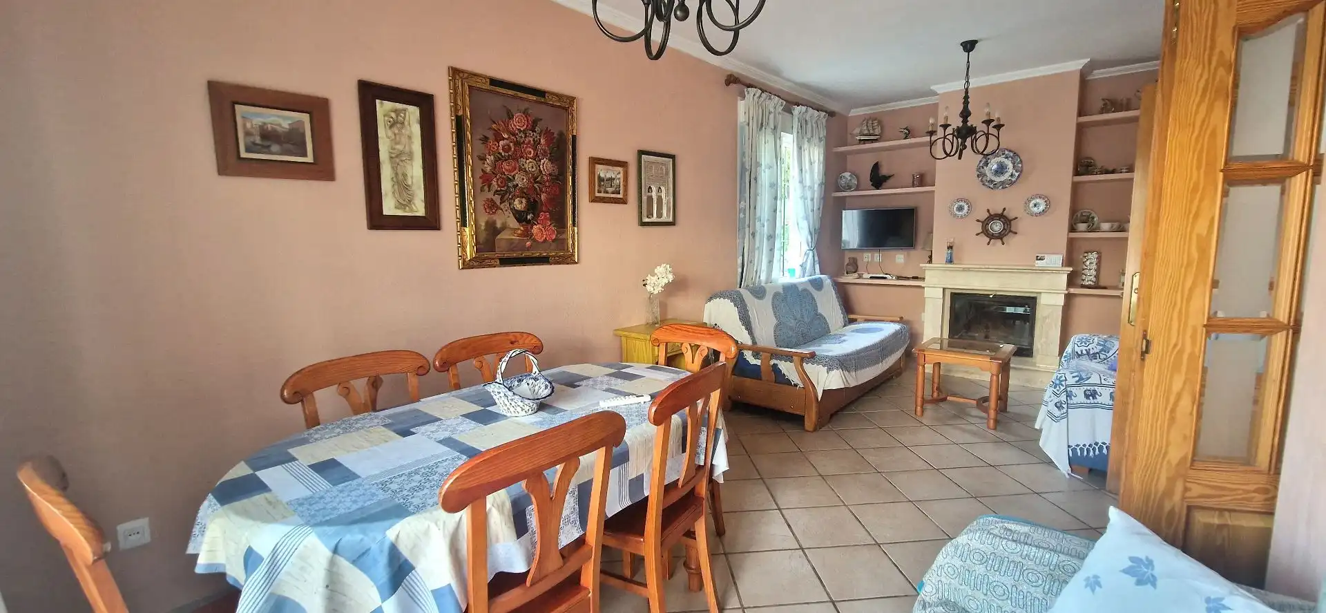 Sala d'estar de Casa o xalet en venda en El Portil amb Aire condicionat, Calefacció i Jardí privat