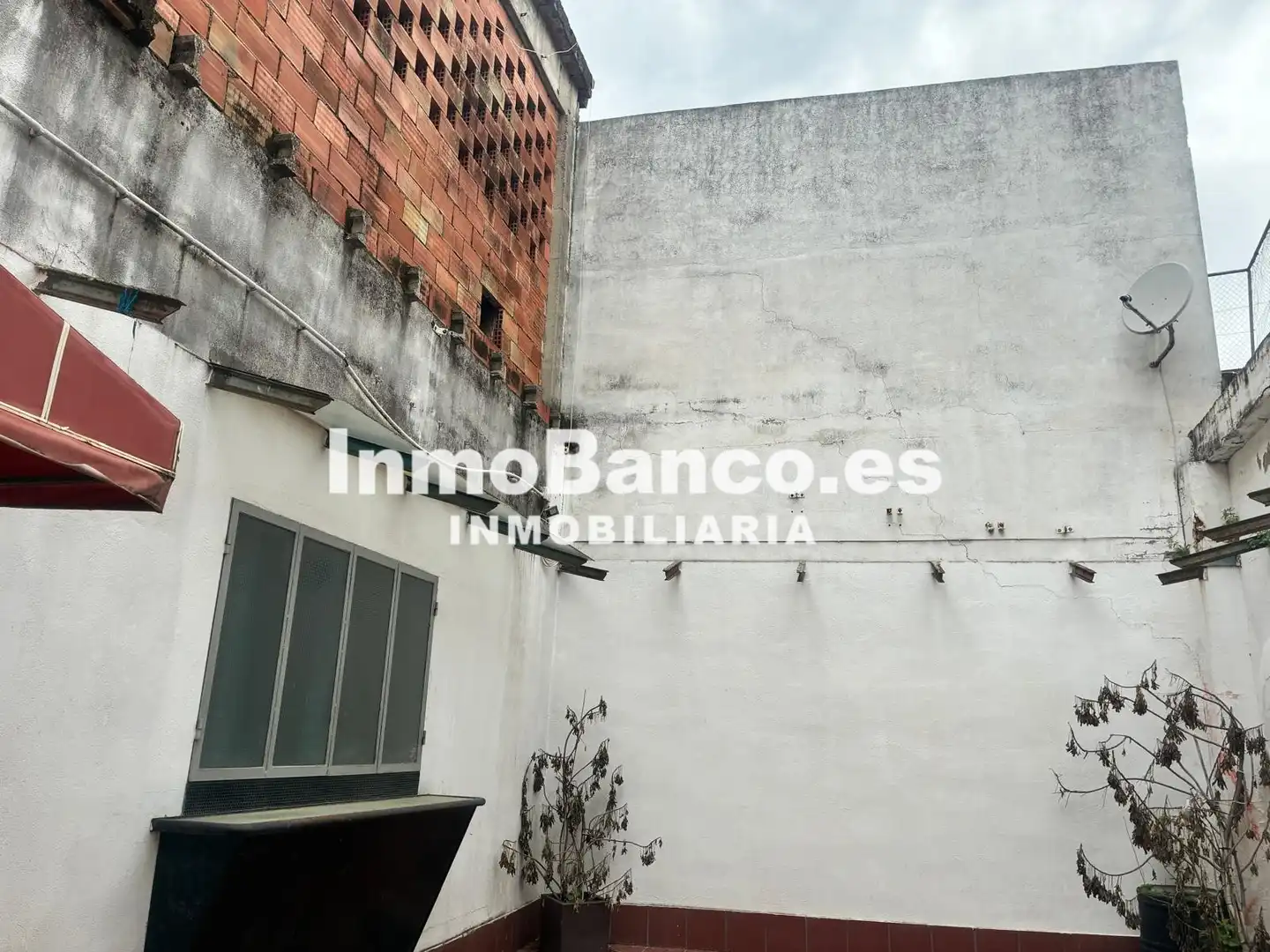 Exterior view of Commercial properties for sale in La Pobla Llarga  with Terrace