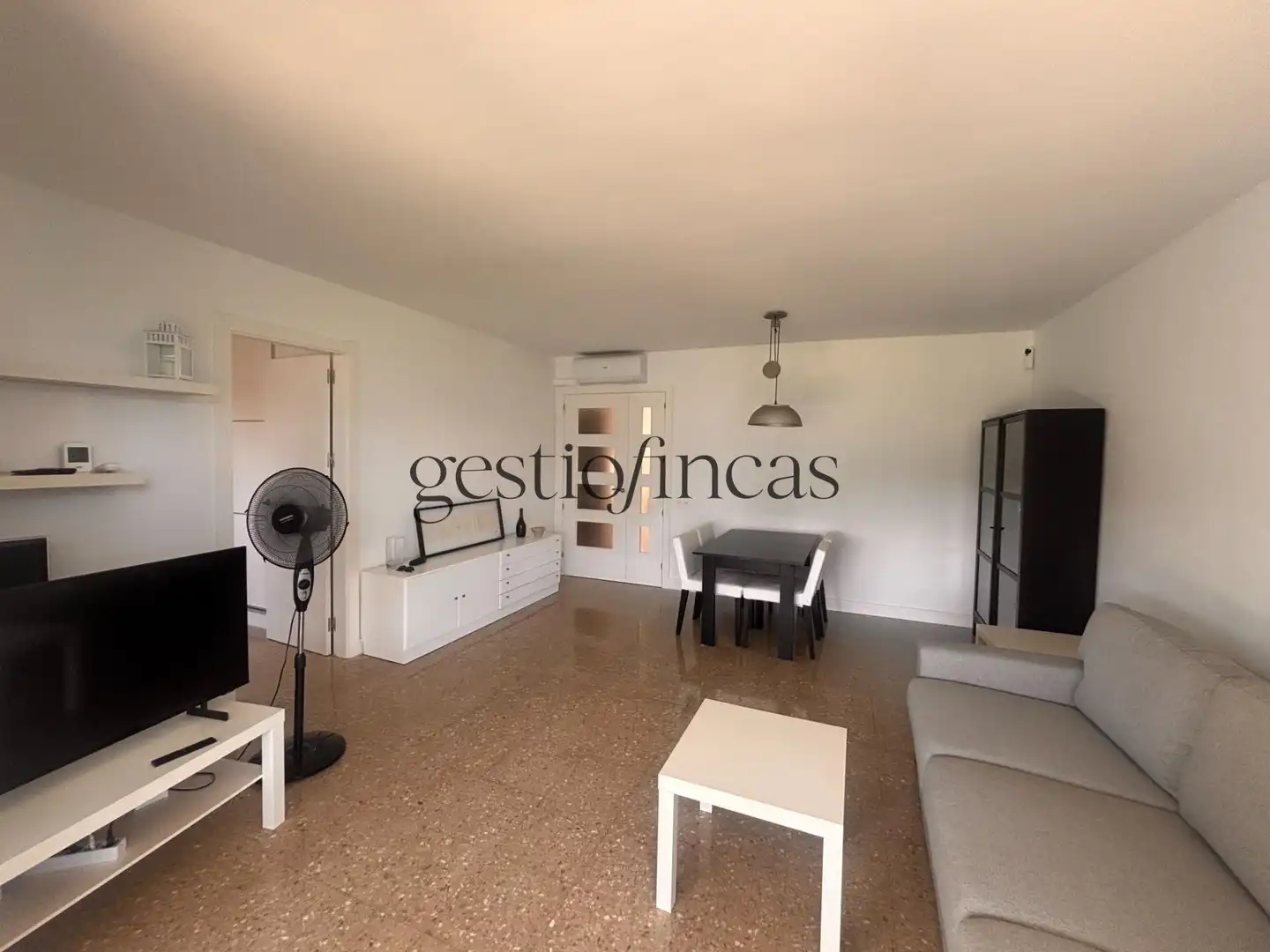 Sala de estar de Apartamento de alquiler en Cambrils con Aire acondicionado, Calefacción y Terraza