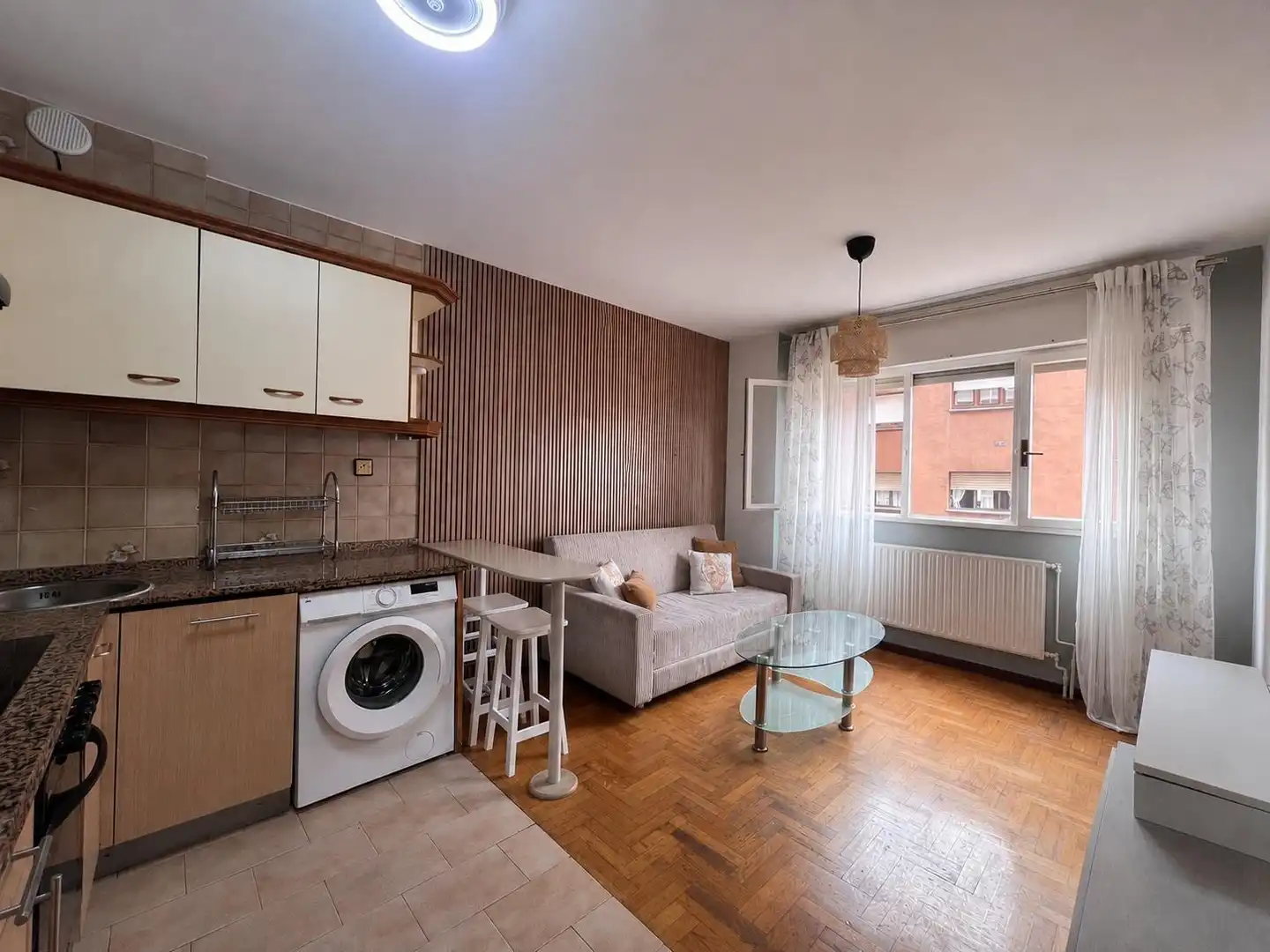 Sala de estar de Piso de alquiler en Oviedo  con Calefacción y Amueblado