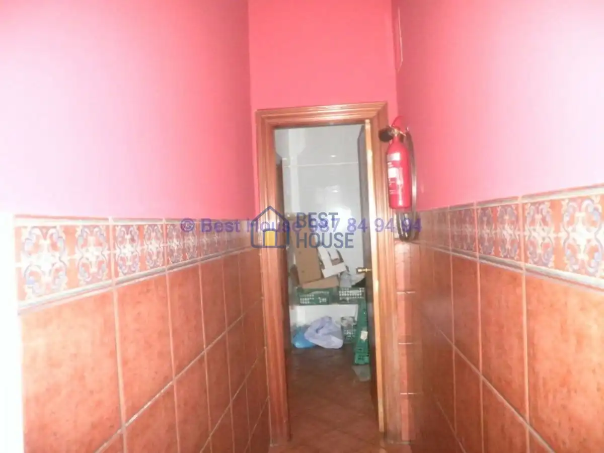 Local de alquiler en León Capital  con Parquet