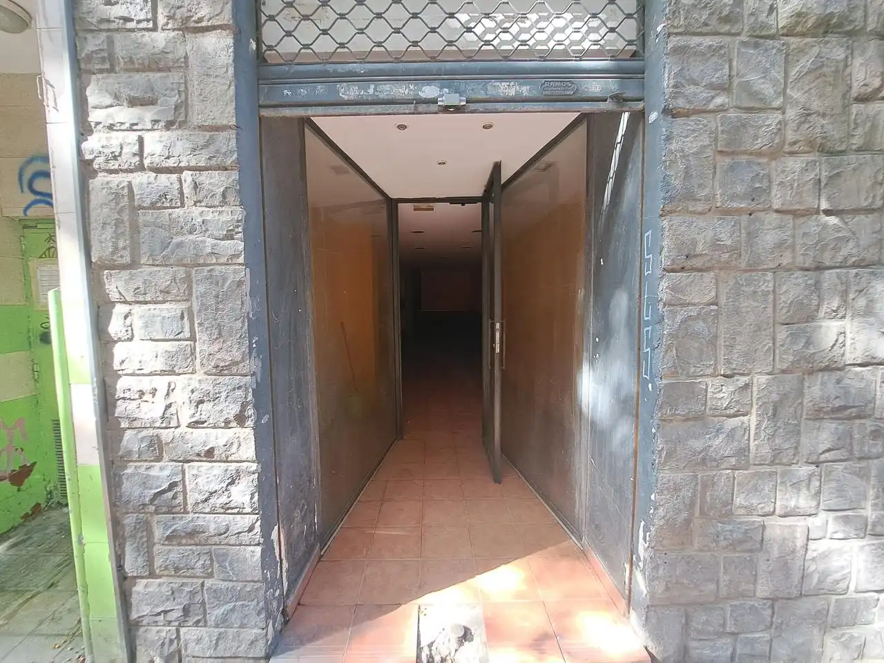 Gewerbefläche zur Miete in Calle del Monasterio de Siresa 8, imagen 7