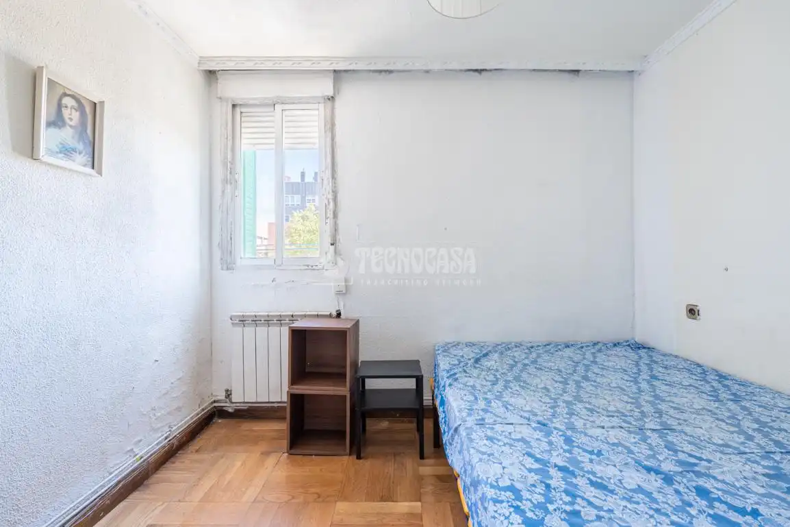 Habitación de Piso en venta en Madrid con Calefacción y Trastero