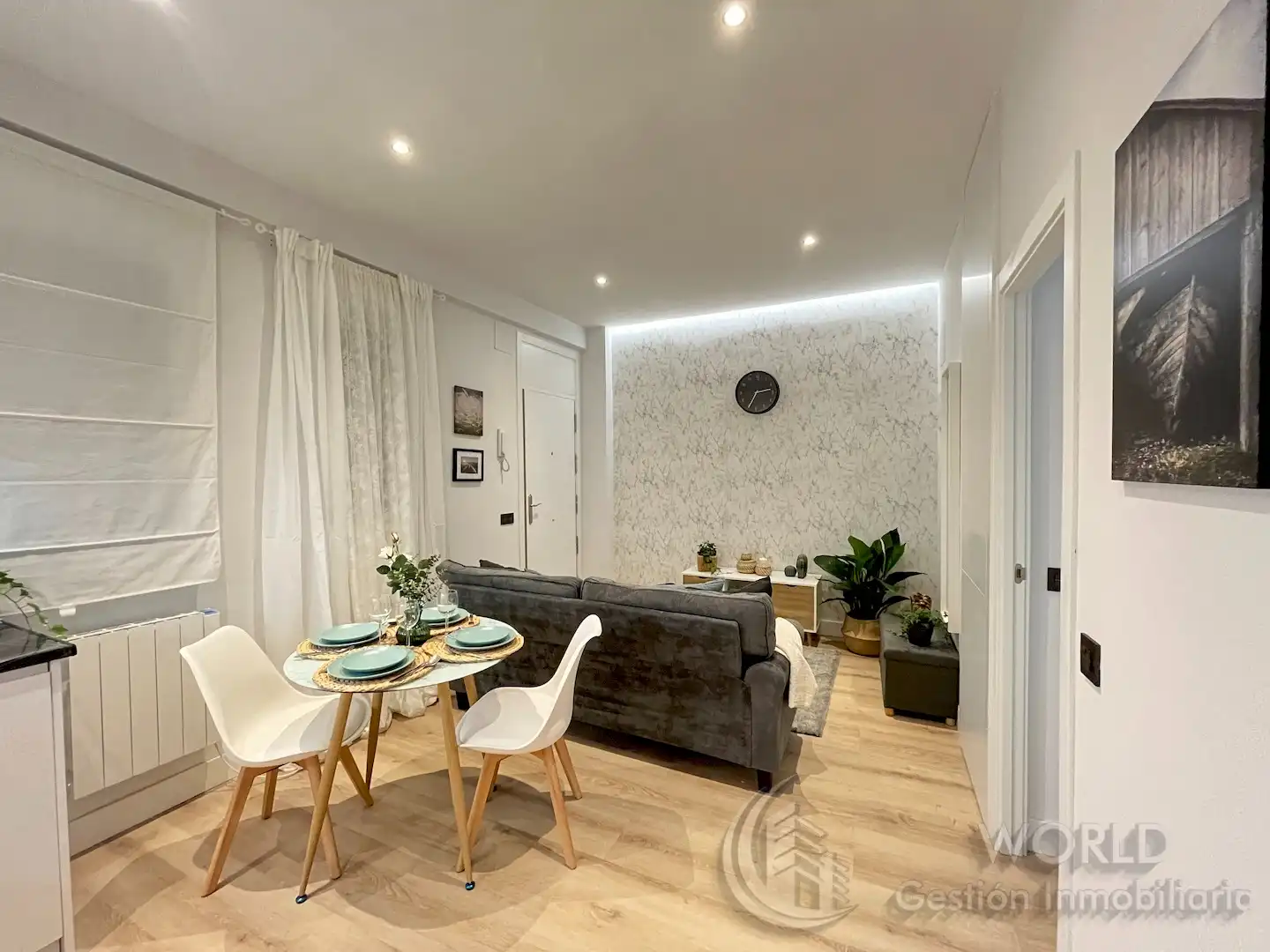 Living room of Flat for rent in  Madrid Capital  with Air Conditioner, Heating and Furnished