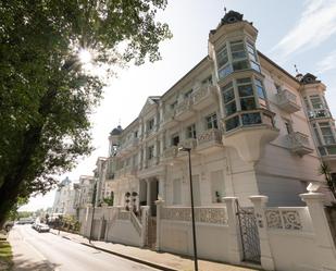 Vista exterior de Pis en venda en Santander amb Jardí privat
