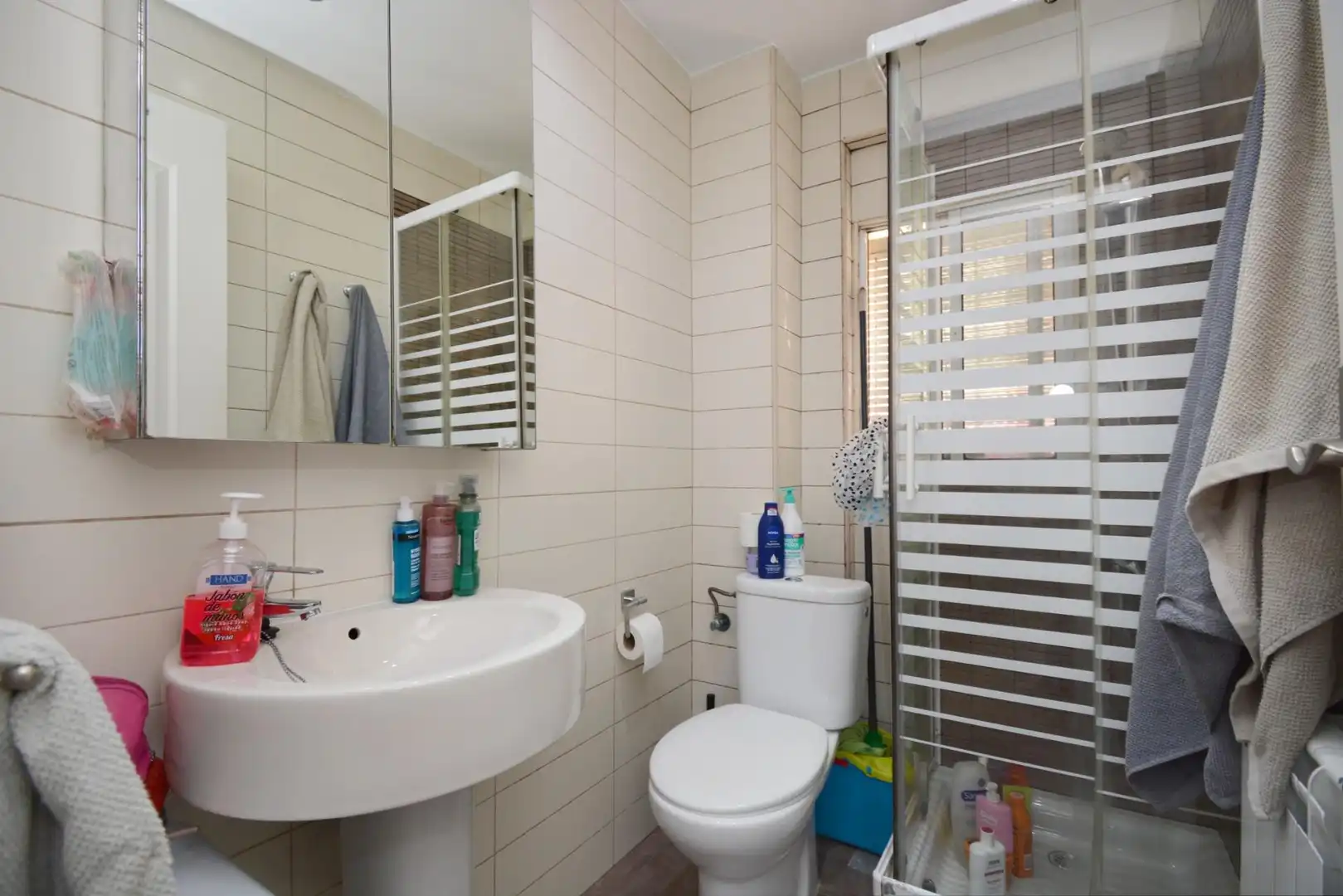 Badezimmer von Wohnung zum Verkauf in Zaragoza mit Klimaanlage und Heizung