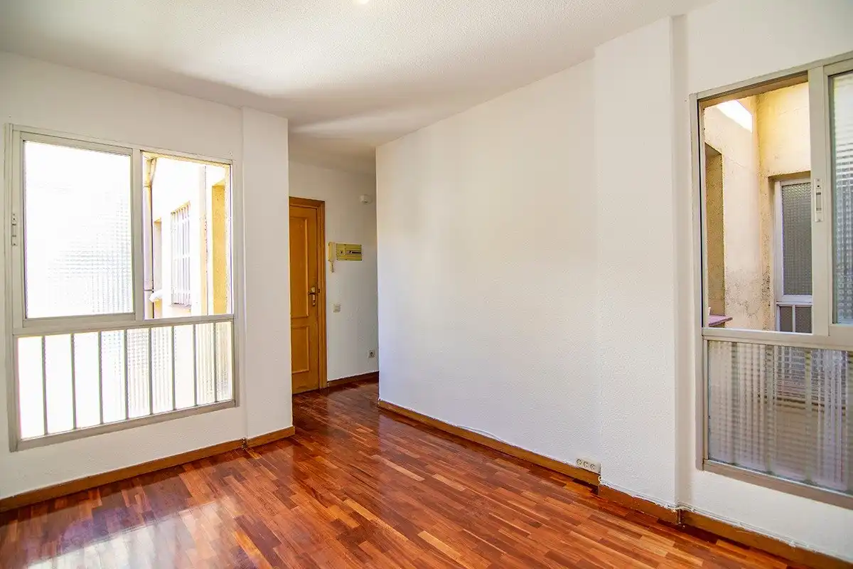 Flat for rent in Madrid  with Parquet flooring