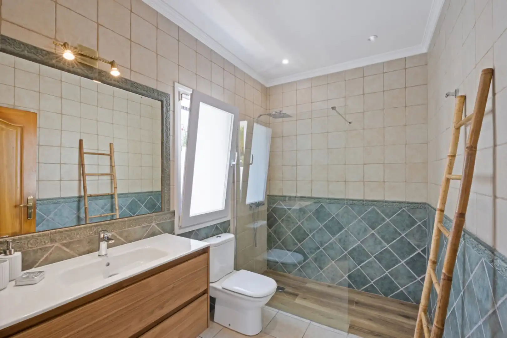 Bathroom of Houses for sale in Jávea / Xàbia  with Air Conditioner, Terrace and Swimming Pool