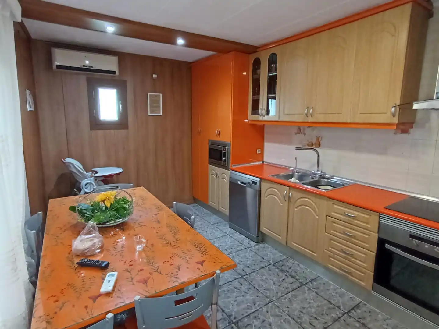 Cuina de Casa o xalet en venda en Tomelloso amb Aire condicionat, Calefacció i Jardí privat